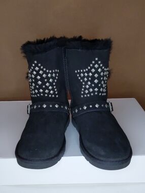 UGG Black Studded Star Faux-Fur Winter Boots - New W/O Tag + Free Gift